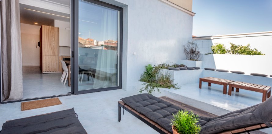 Penthouse in Madrid, Spain 2 bedrooms, 100 sq.m. No. 194815