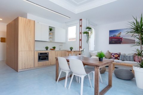 Penthouse for rent in Madrid, Spain 2 bedrooms, 100 sq.m. No. 194815 - photo 16