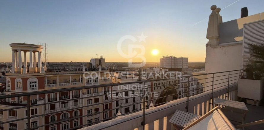 Apartment à Madrid, Espagne 2 chambres, 120 m2 No. 178794
