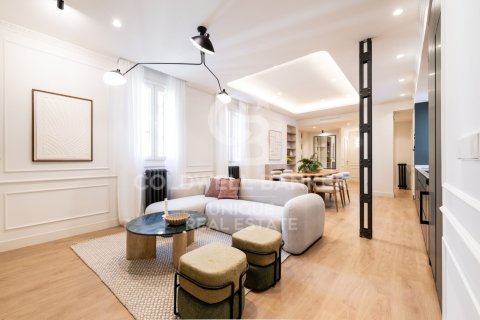 Apartment à Madrid, Espagne 3 chambres, 161 m2 No. 178789