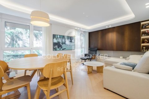 Apartment à Madrid, Espagne 4 chambres, 142 m2 No. 178792