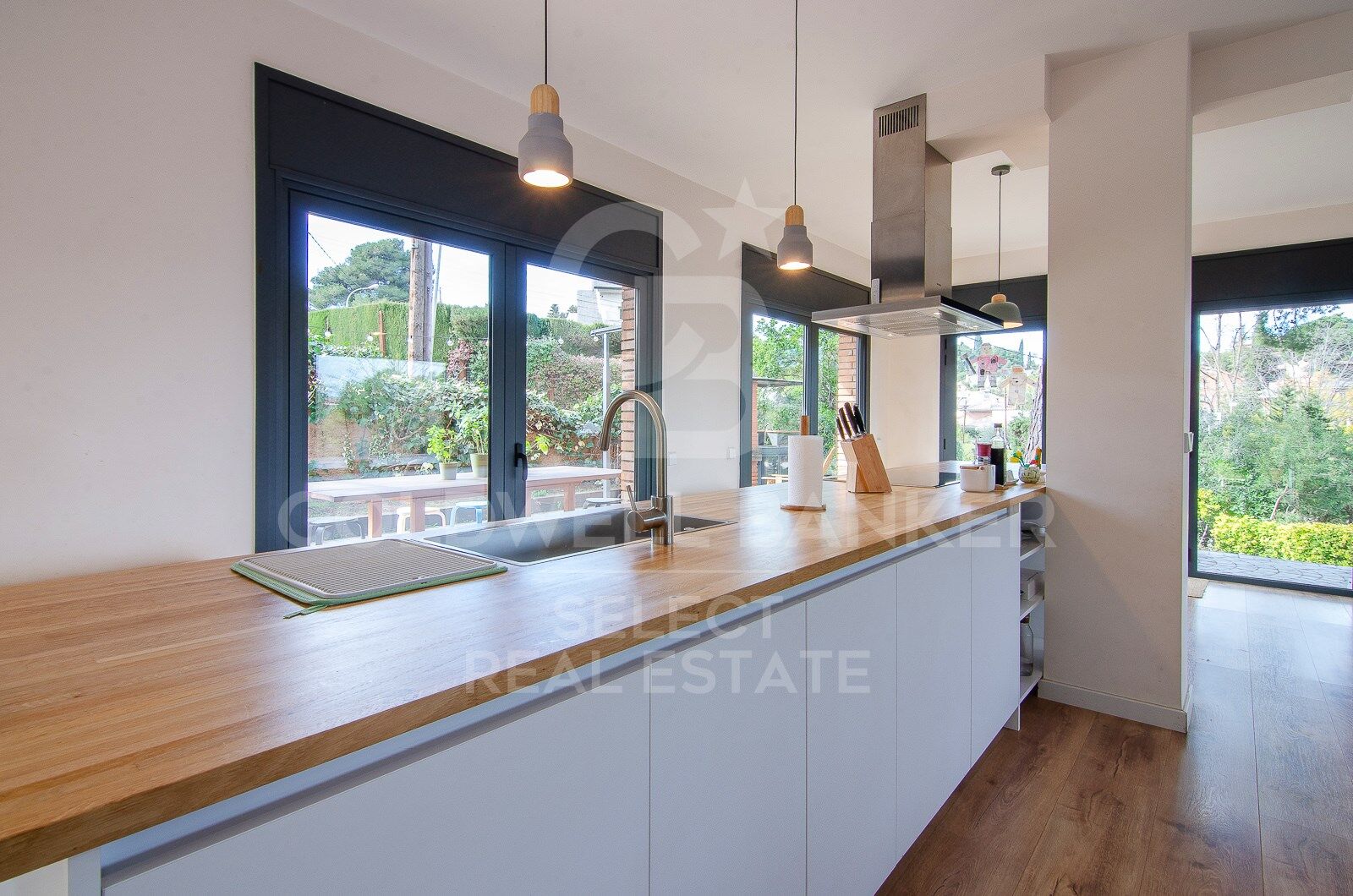 House in Cerdanyola Del Valles, Barcelona, Spain 5 bedrooms, 297 sq.m. No. 178790