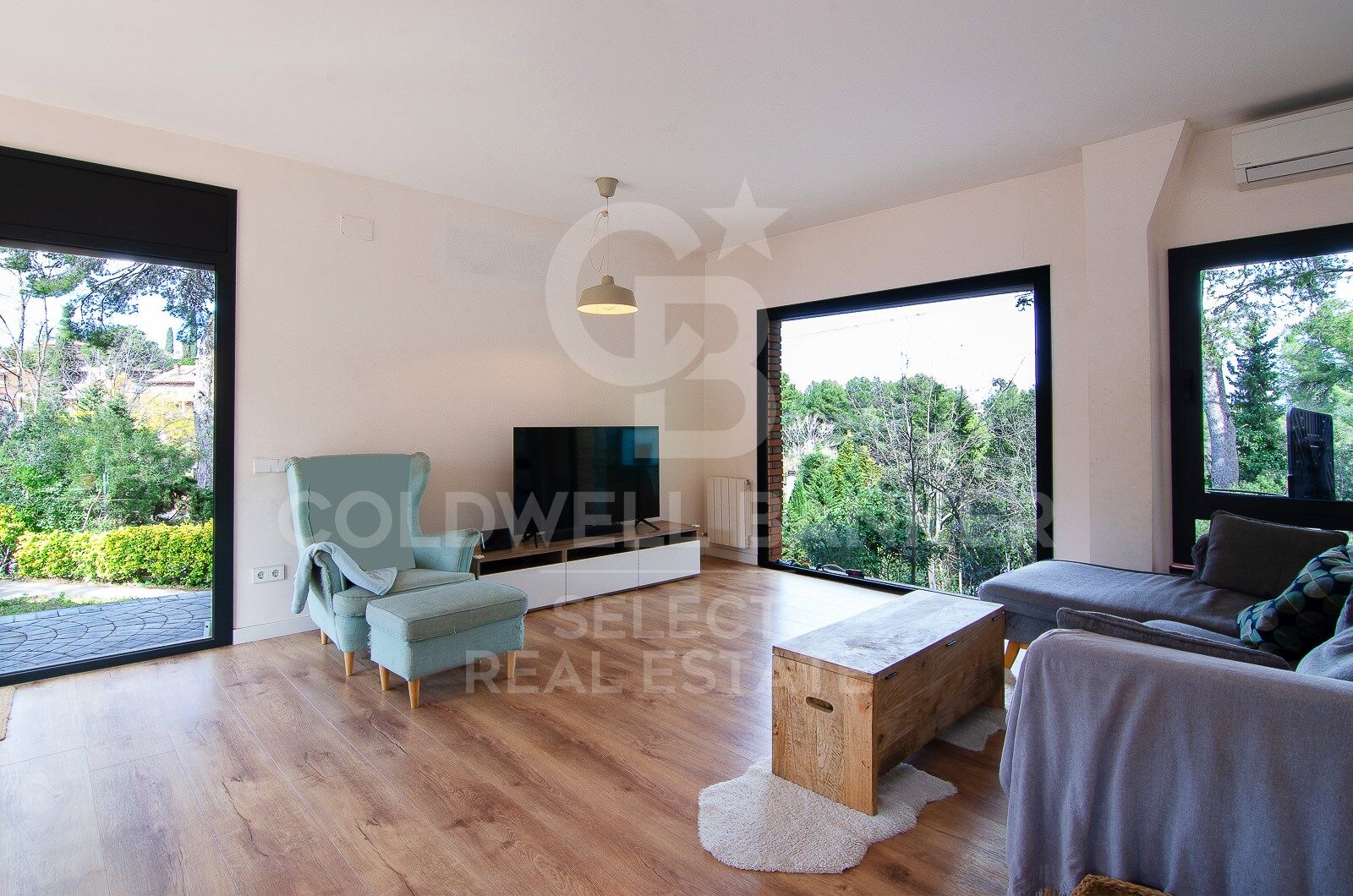 House in Cerdanyola Del Valles, Barcelona, Spain 5 bedrooms, 297 sq.m. No. 178790