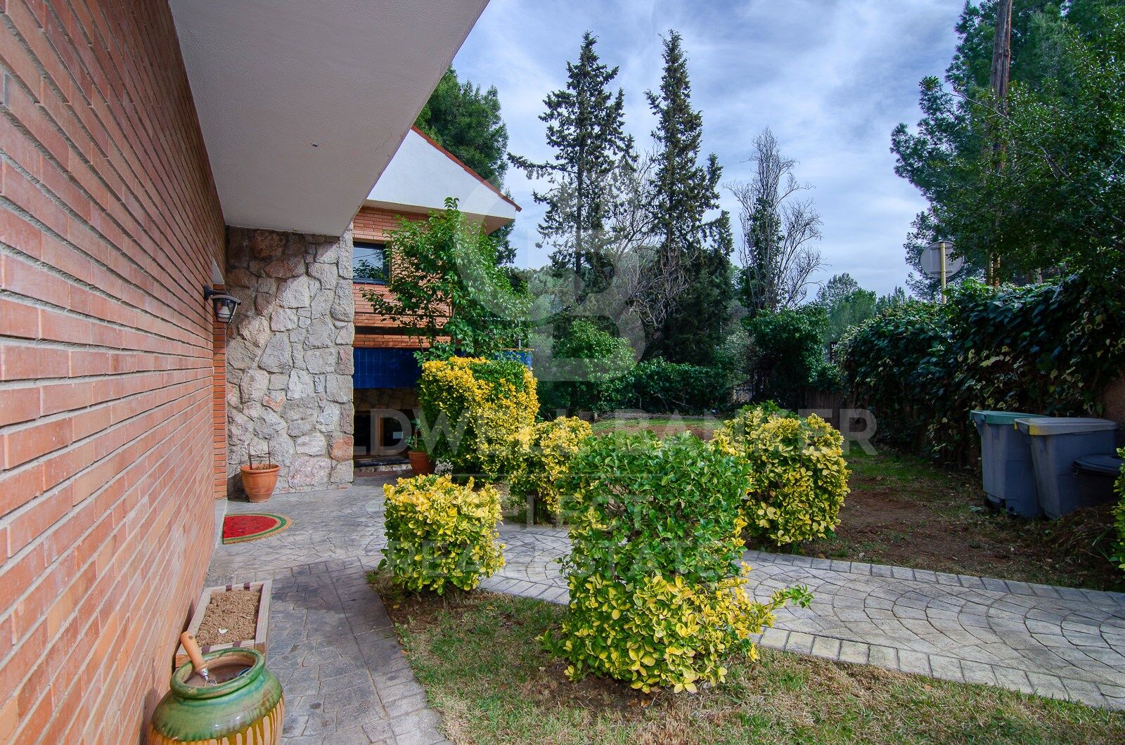 House in Cerdanyola Del Valles, Barcelona, Spain 5 bedrooms, 297 sq.m. No. 178790