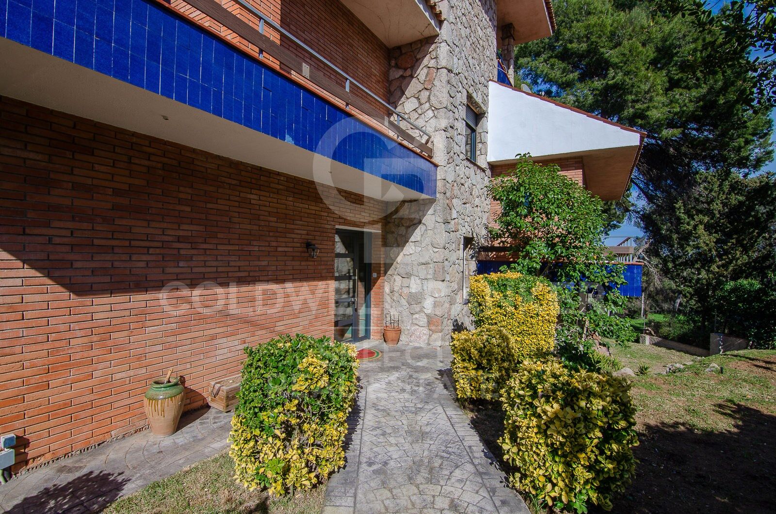 House in Cerdanyola Del Valles, Barcelona, Spain 5 bedrooms, 297 sq.m. No. 178790