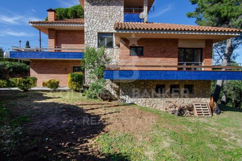 House à Cerdanyola Del Valles, Barcelona, Espagne 5 chambres, 297 m2 No. 178790