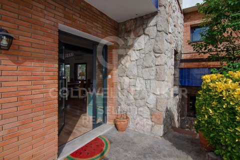 House à vendre à Cerdanyola Del Valles, Barcelona, Espagne, 5 chambres, 297 m2 No. 178790 - photo 4