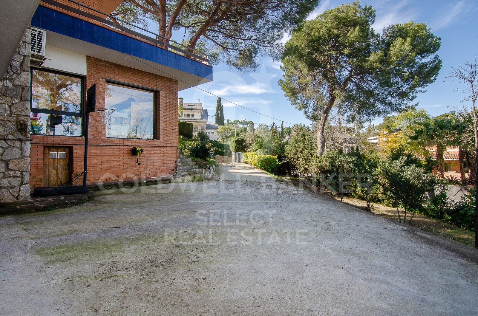 House in Cerdanyola Del Valles, Barcelona, Spain 5 bedrooms, 297 sq.m. No. 178790