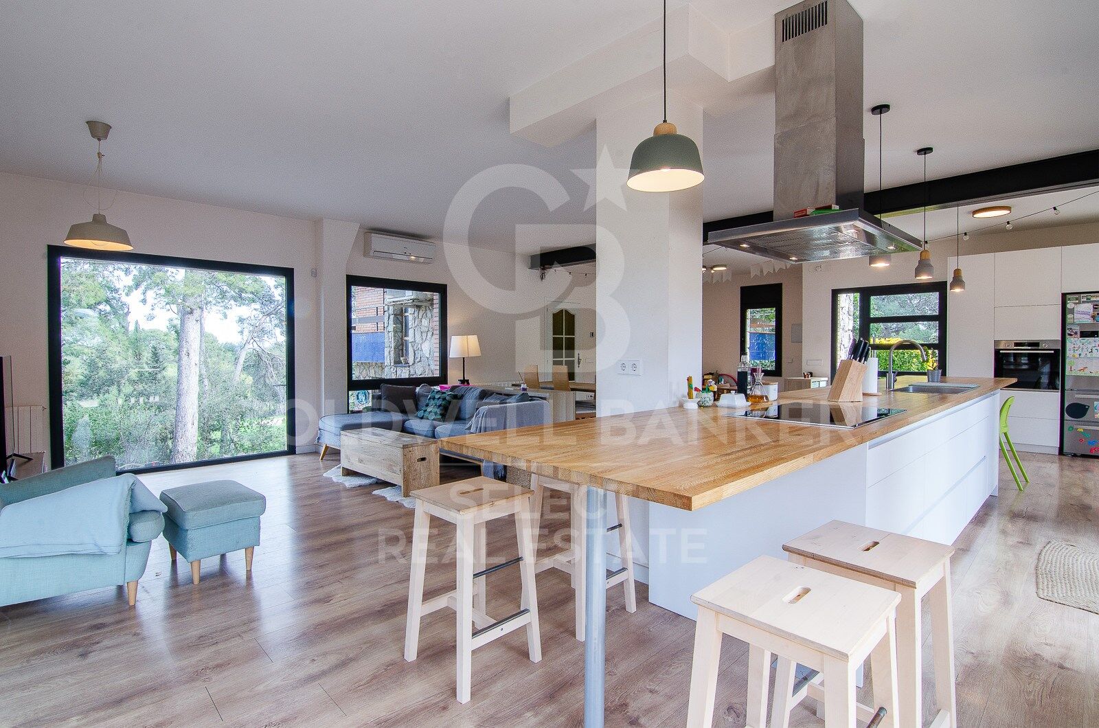 House in Cerdanyola Del Valles, Barcelona, Spain 5 bedrooms, 297 sq.m. No. 178790