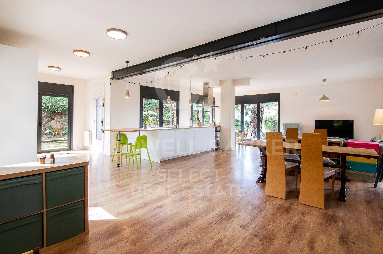 House in Cerdanyola Del Valles, Barcelona, Spain 5 bedrooms, 297 sq.m. No. 178790