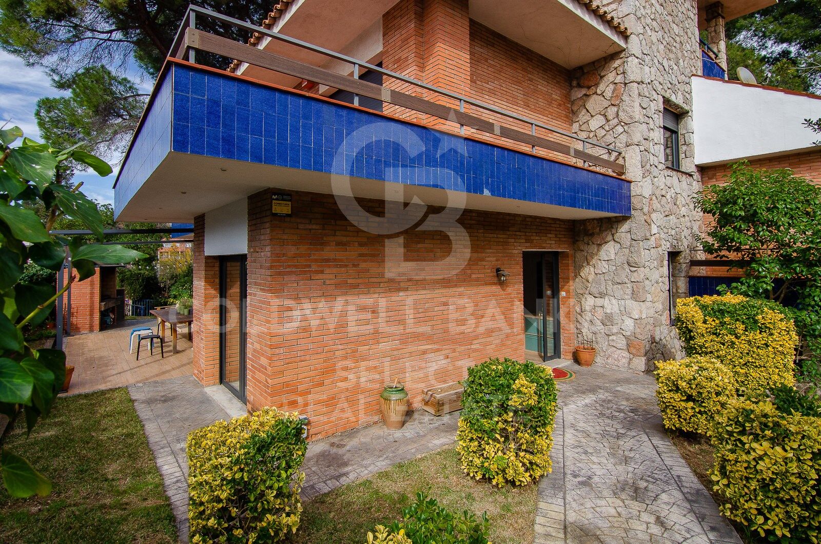 House in Cerdanyola Del Valles, Barcelona, Spain 5 bedrooms, 297 sq.m. No. 178790