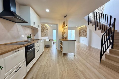 Villa till salu i Denia, Alicante, Spanien 3 sovrum, 125 kvm. Nr. 180377 - foto 7