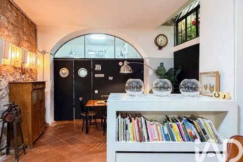 Commercial property à vendre à Barcelona, Espagne, 120 m2 No. 152578 - photo 13