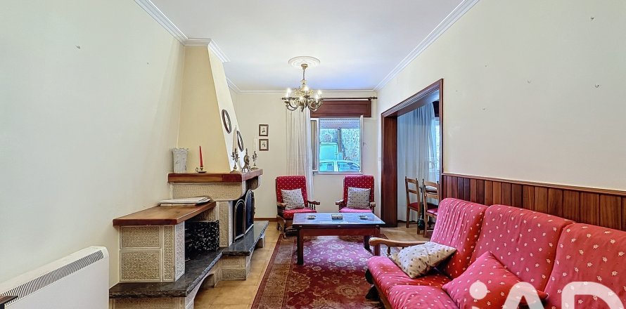 Radhus i Cambados, Pontevedra, Spanien 4 sovrum, 139 kvm. Nr. 152575