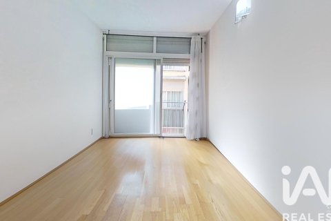 Apartament w Santa Coloma de Gramenet, Barcelona, Hiszpania 3 sypialnie, 68 mkw. nr 152579 – zdjęcie 3