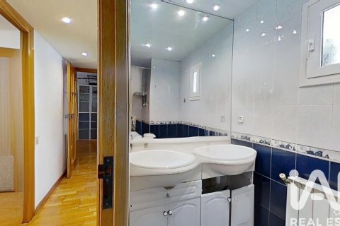 Apartament w Santa Coloma de Gramenet, Barcelona, Hiszpania 3 sypialnie, 68 mkw. nr 152579 – zdjęcie 20