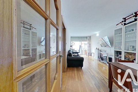 Apartment à Santa Coloma de Gramenet, Barcelona, Espagne 3 chambres, 68 m2 No. 152579