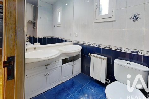 Apartament w Santa Coloma de Gramenet, Barcelona, Hiszpania 3 sypialnie, 68 mkw. nr 152579 – zdjęcie 11