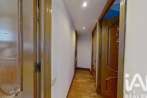 Apartament w Santa Coloma de Gramenet, Barcelona, Hiszpania 3 sypialnie, 68 mkw. nr 152579 – zdjęcie 16
