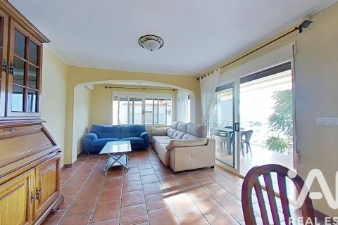 Talo myytävänä Vinaros, Castellon, Espanja, 3 makuuhuonetta, 94 m2 No. 152577 - kuva 4