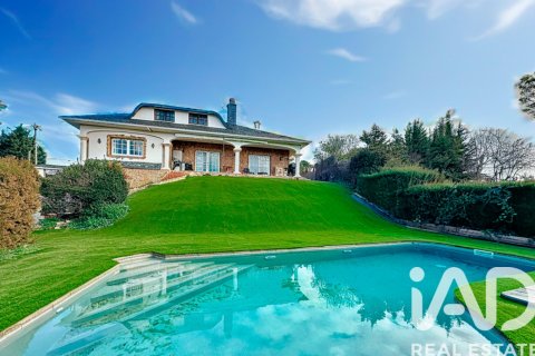 House à La Torre de Claramunt, Barcelona, Espagne 5 chambres, 510 m2 No. 152573