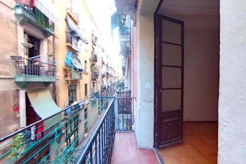 Apartamento en venta en Barcelona, España 5 dormitorios, 50 m2 No. 167180 - foto 3