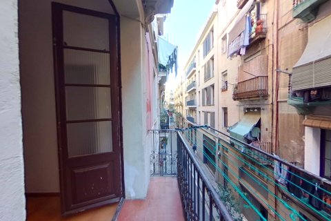 Apartamento en venta en Barcelona, España 5 dormitorios, 50 m2 No. 167180 - foto 4