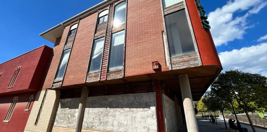 Commercial property in Barcelona, Spain 1094 sq.m. No. 167175