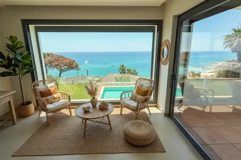 House for sale in Arenys de Mar, Barcelona, Spain 5 bedrooms, 1216 sq.m. No. 167177 - photo 2