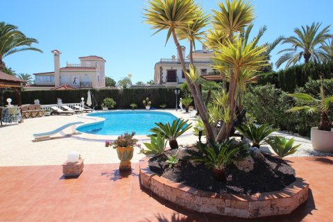 Villa in vendita a Punta Prima, Alicante, Spagna 4 camere da letto, 250 mq. N° 135661 - foto 16
