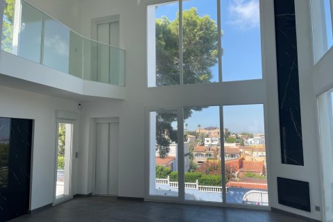 Huvila myytävänä Los Altos, Alicante, Espanja, 5 makuuhuonetta, 165 m2 No. 135660 - kuva 3