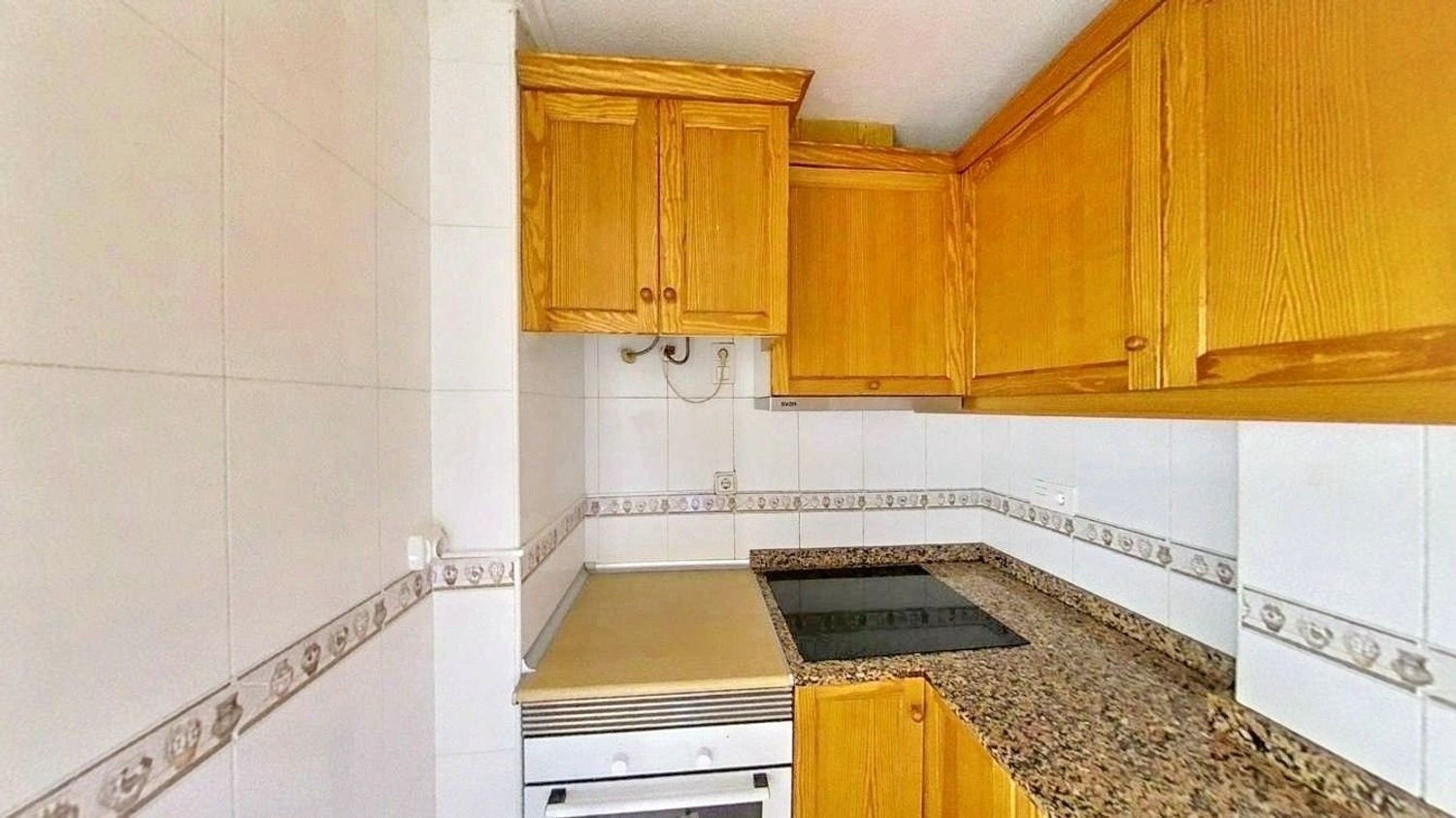 Commercial property in Torrevieja, Alicante, Spain 1 bedroom, 49 sq.m. No. 183408