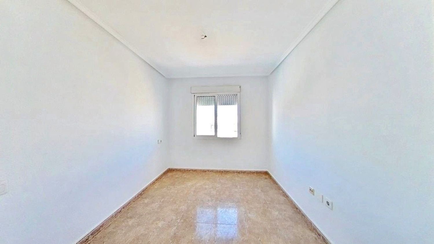 Commercial property in Torrevieja, Alicante, Spain 1 bedroom, 49 sq.m. No. 183408