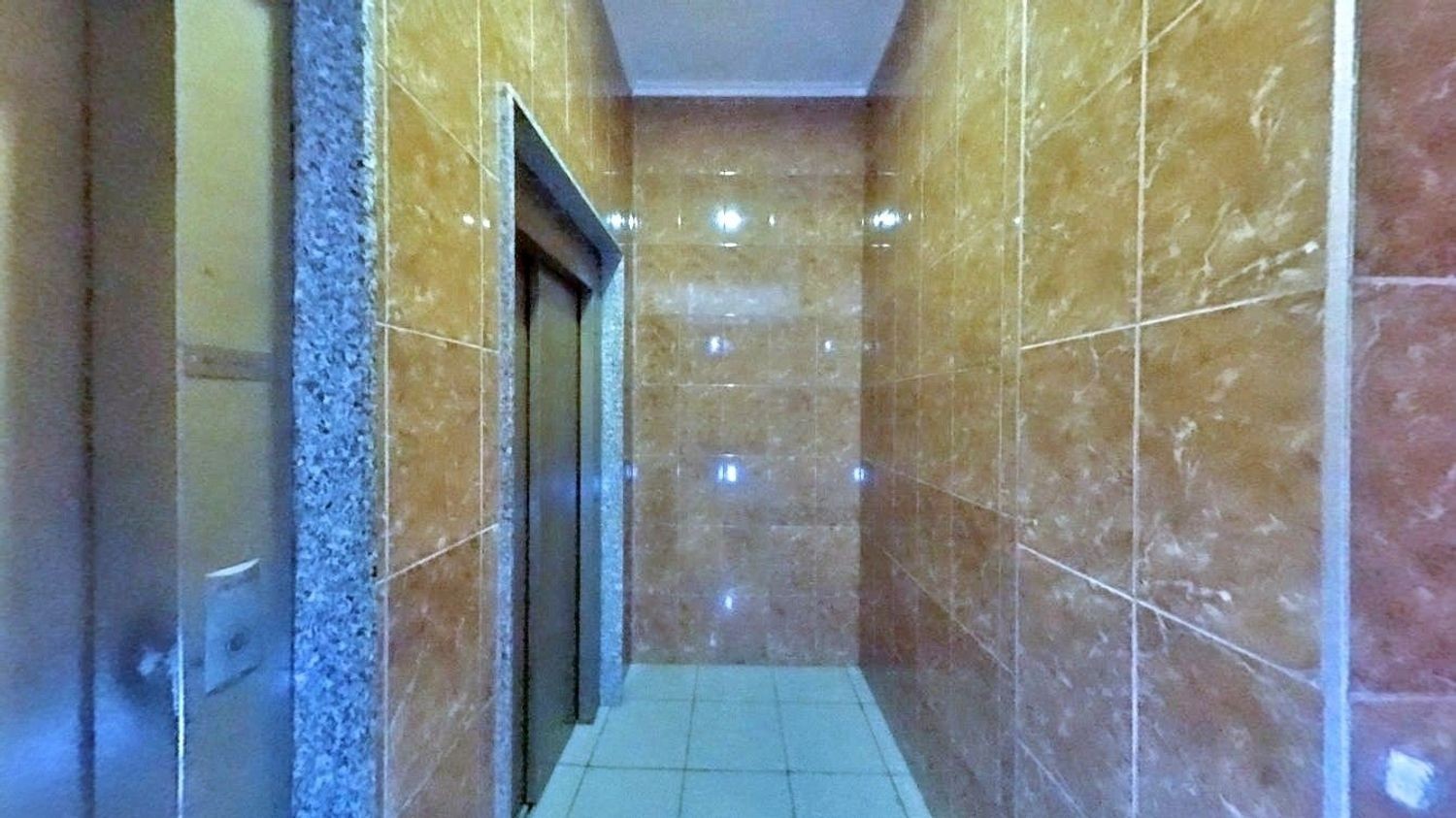 Commercial property in Torrevieja, Alicante, Spain 1 bedroom, 49 sq.m. No. 183408