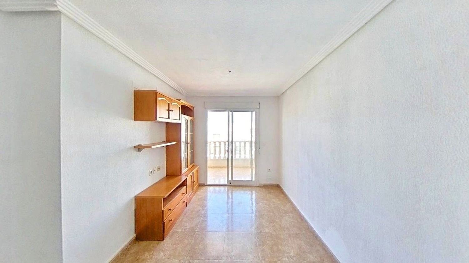 Commercial property in Torrevieja, Alicante, Spain 1 bedroom, 49 sq.m. No. 183408