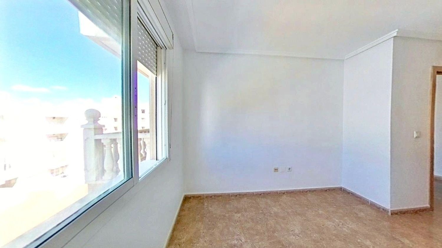 Commercial property in Torrevieja, Alicante, Spain 1 bedroom, 49 sq.m. No. 183408