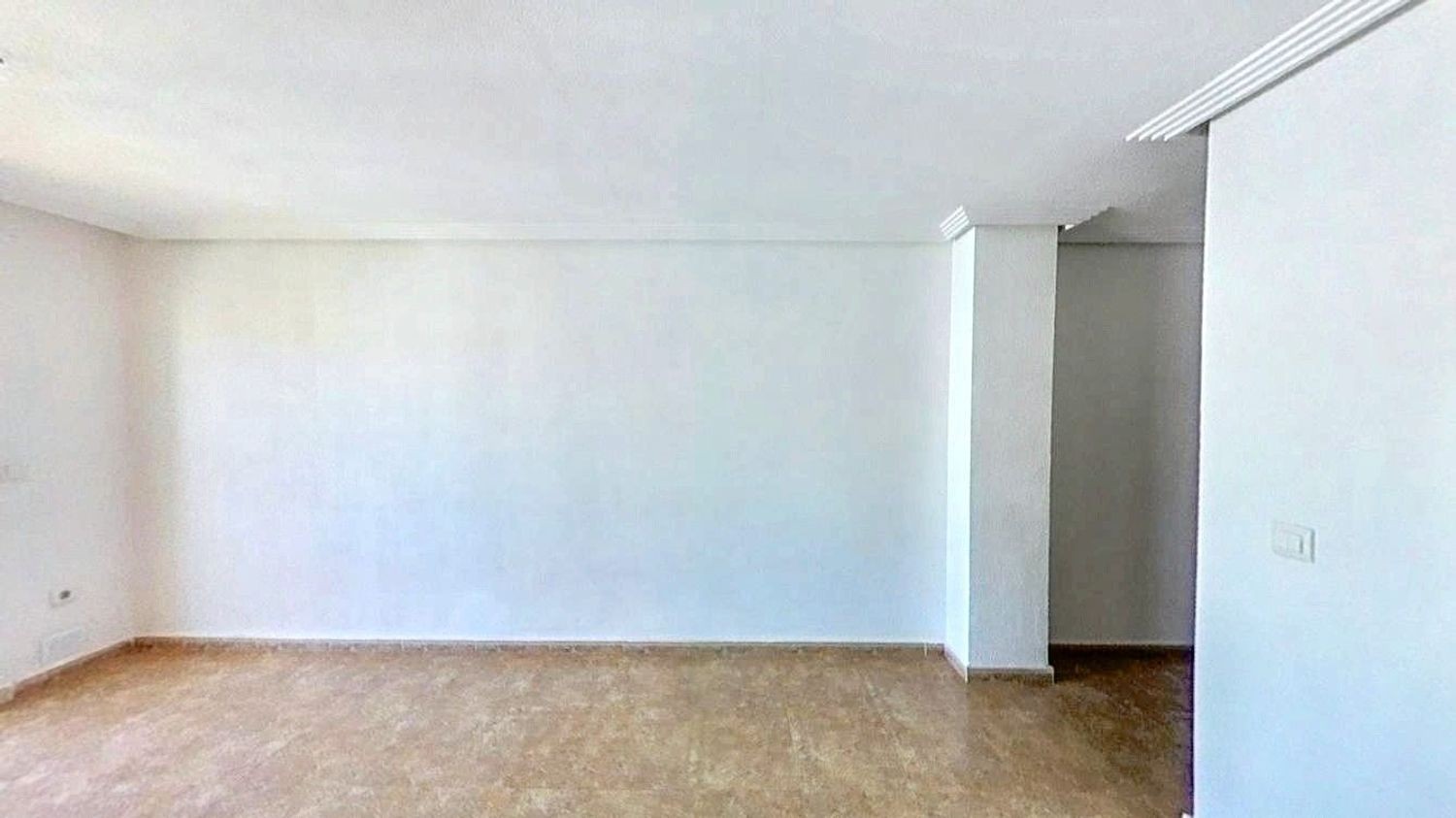 Commercial property in Torrevieja, Alicante, Spain 1 bedroom, 49 sq.m. No. 183408