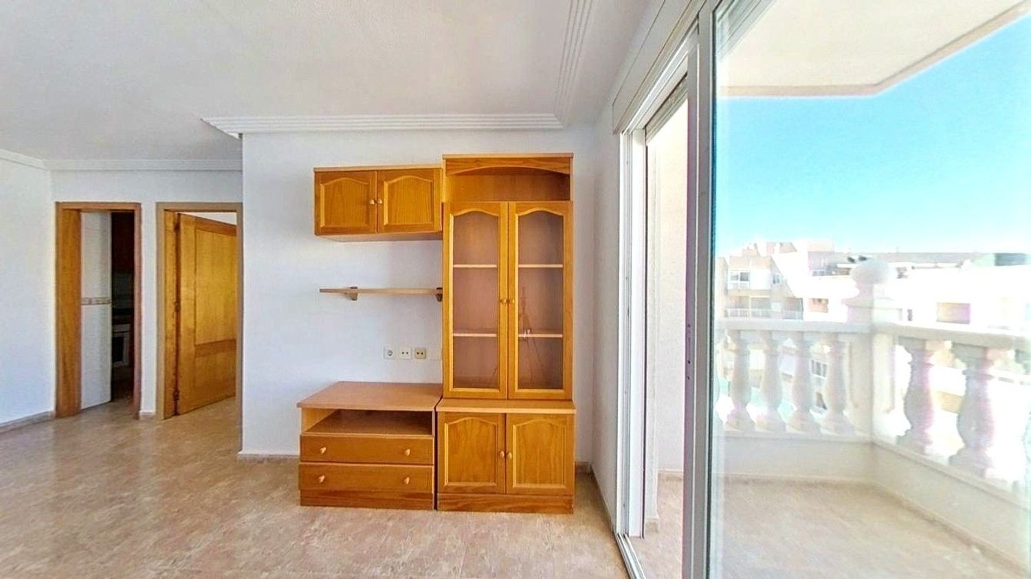 Commercial property in Torrevieja, Alicante, Spain 1 bedroom, 49 sq.m. No. 183408
