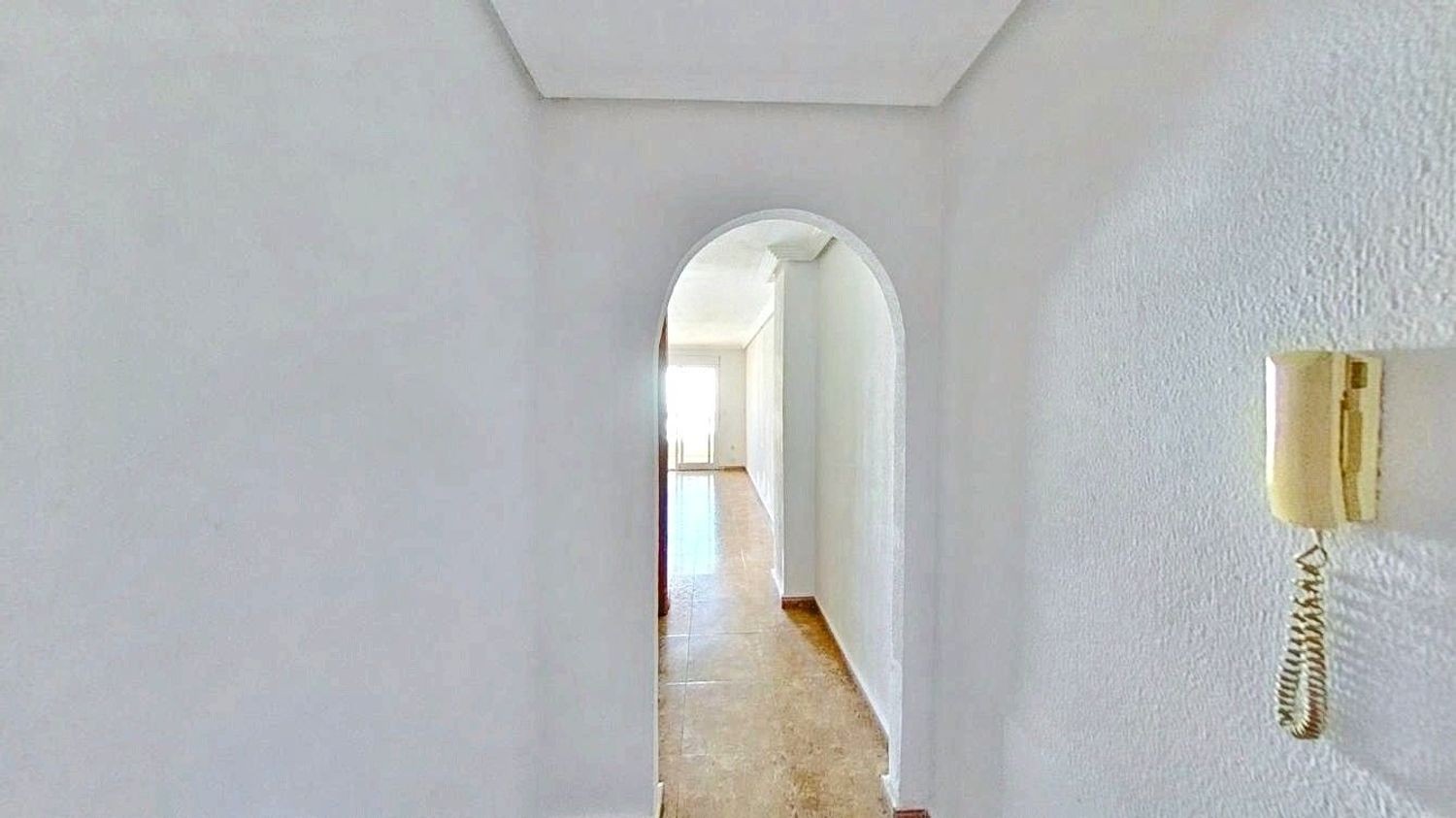 Commercial property in Torrevieja, Alicante, Spain 1 bedroom, 49 sq.m. No. 183408