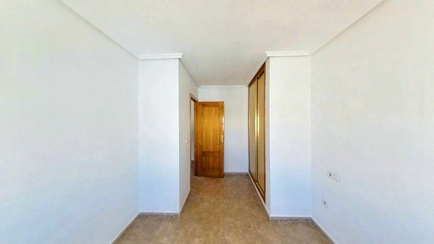 Commercial property in Torrevieja, Alicante, Spain 1 bedroom, 49 sq.m. No. 183408
