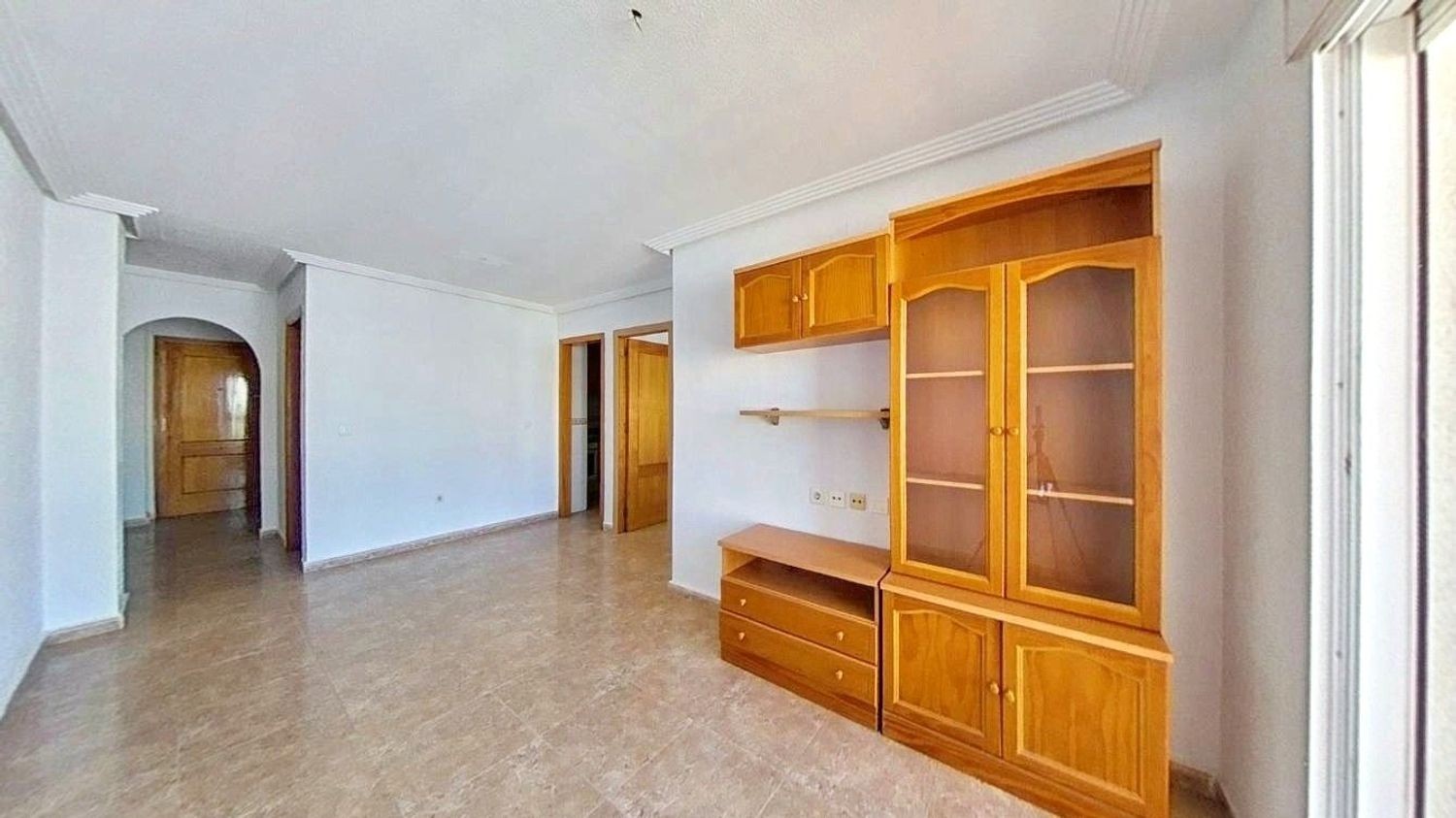 Commercial property in Torrevieja, Alicante, Spain 1 bedroom, 49 sq.m. No. 183408