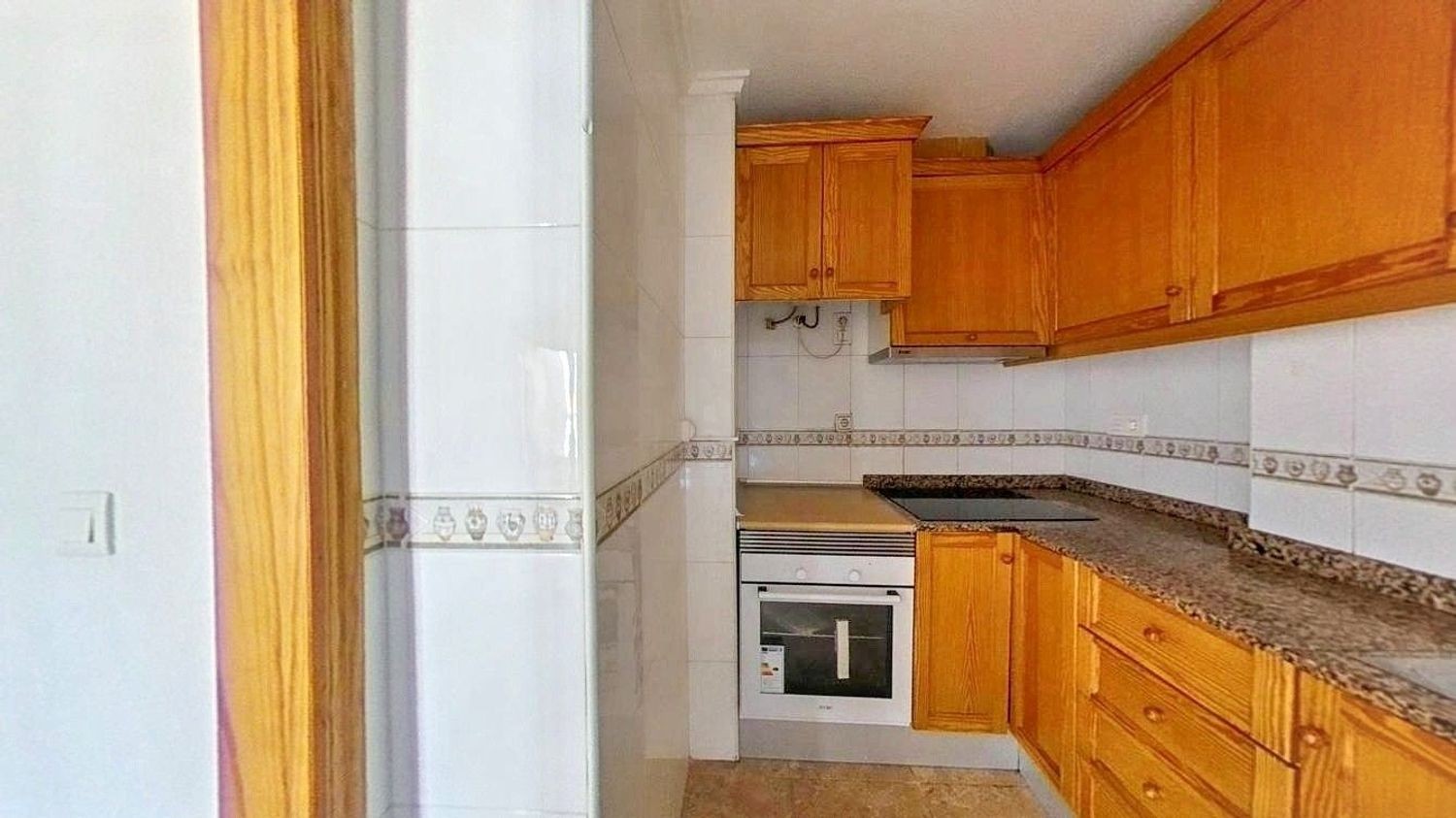 Commercial property in Torrevieja, Alicante, Spain 1 bedroom, 49 sq.m. No. 183408