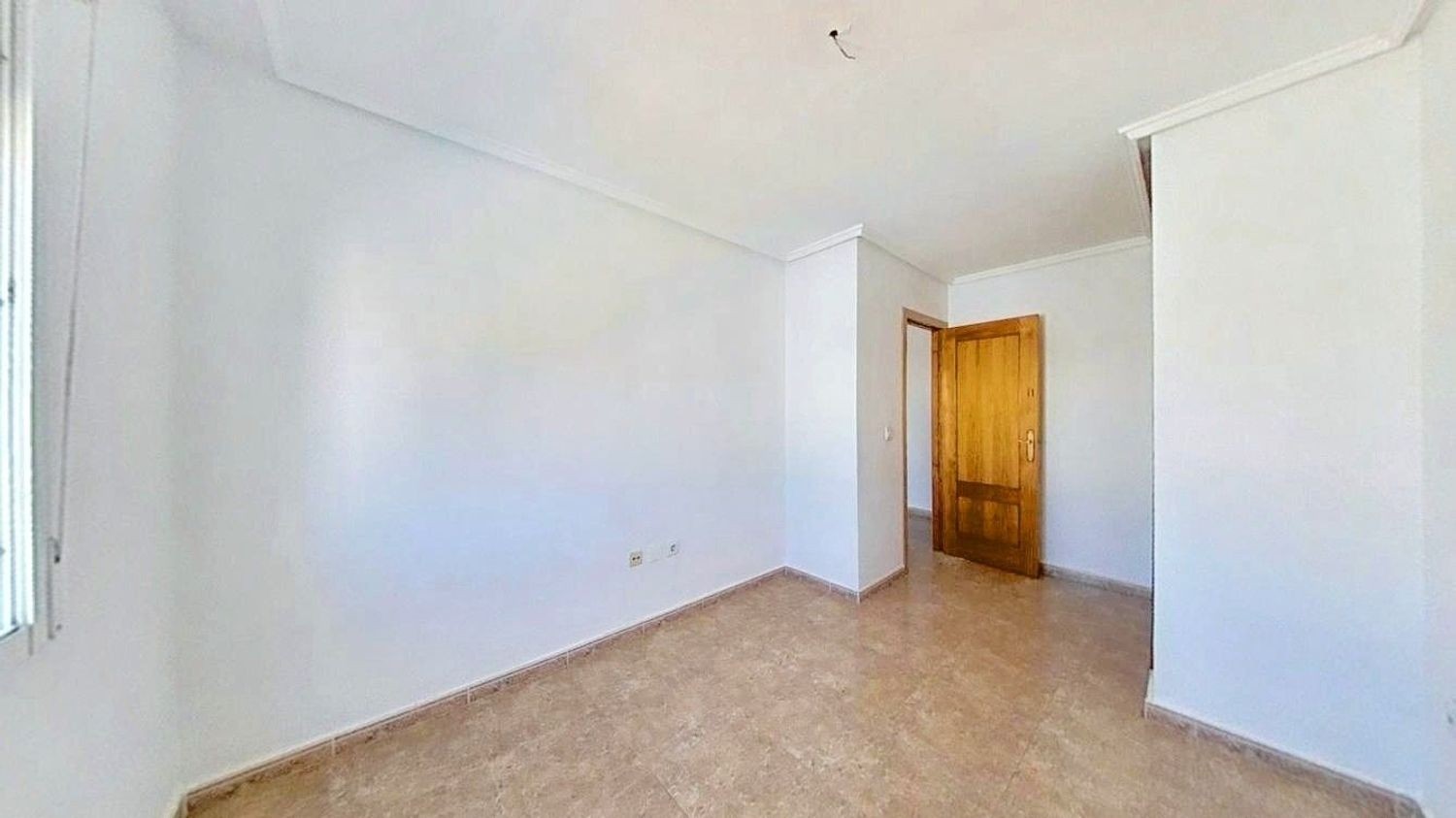 Commercial property in Torrevieja, Alicante, Spain 1 bedroom, 49 sq.m. No. 183408