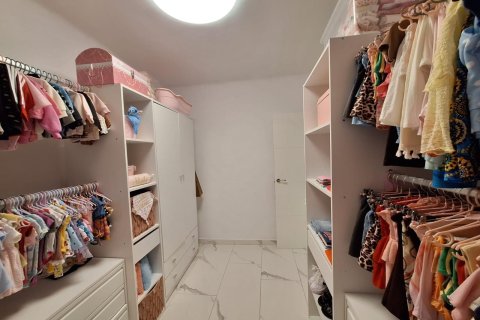 Apartment for sale in Alicante, Spain 2 bedrooms, 65 sq.m. No. 196651 - photo 29