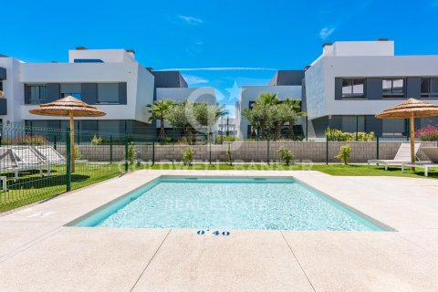 Takvåning till salu i Estepona, Malaga, Spanien 2 sovrum, 105 kvm. Nr. 158488 - foto 2