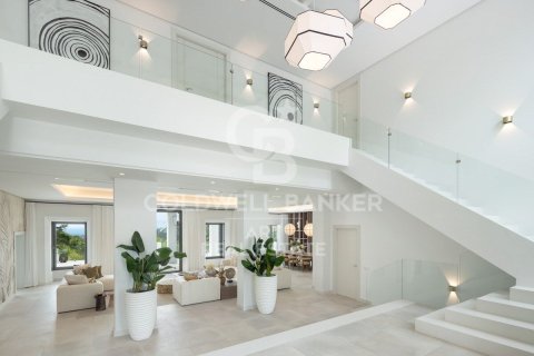 House for sale in Benahavis, Malaga, Spain 5 bedrooms, 1372 sq.m. No. 158486 - photo 10