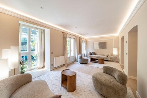 Dzīvoklis pārdošanā Madrid, Spānijā 2 istabas, 113 m2 Nr. 165945 - attēls 1