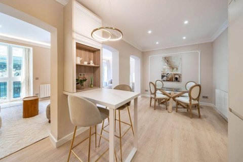 Dzīvoklis pārdošanā Madrid, Spānijā 2 istabas, 113 m2 Nr. 165945 - attēls 9