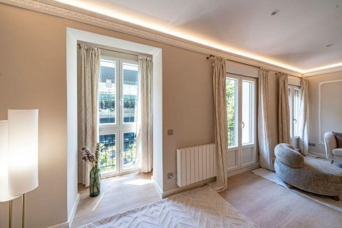 Dzīvoklis pārdošanā Madrid, Spānijā 2 istabas, 113 m2 Nr. 165945 - attēls 6