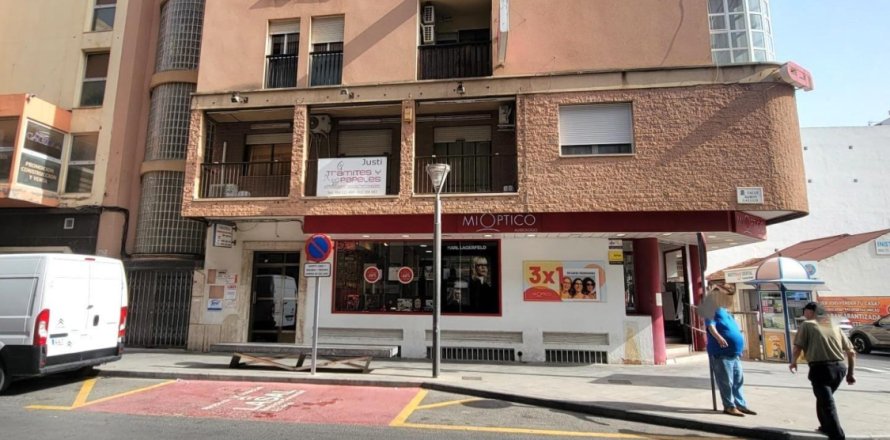 Wohnung in Torrevieja, Alicante, Spanien 1 Schlafzimmer, 128 m2 Nr. 165946